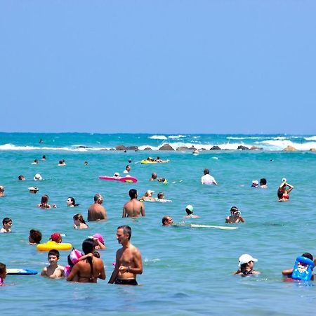 Isramax Low-Cost Apartment Near The Sea. Bat Yam Buitenkant foto