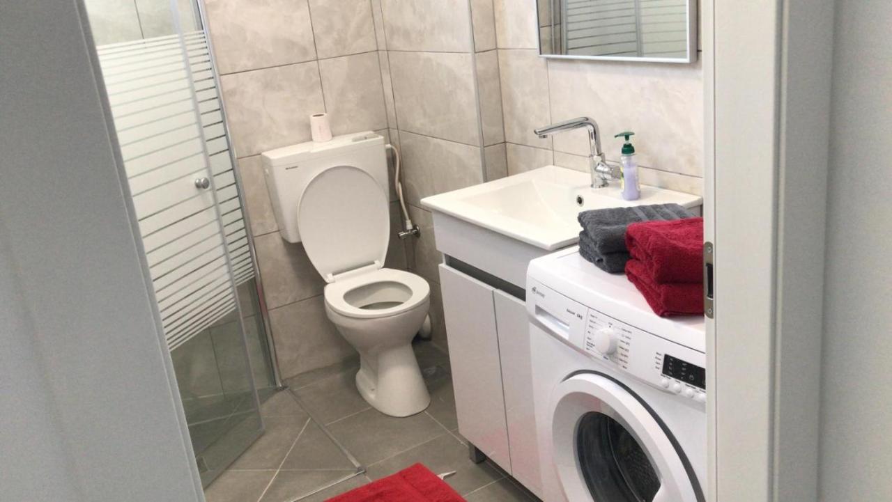 Isramax Low-Cost Apartment Near The Sea. Bat Yam Buitenkant foto