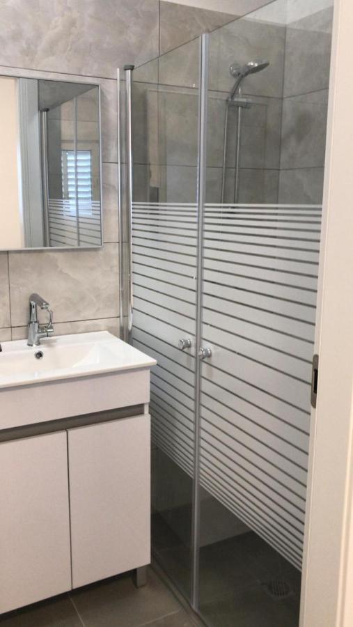 Isramax Low-Cost Apartment Near The Sea. Bat Yam Buitenkant foto