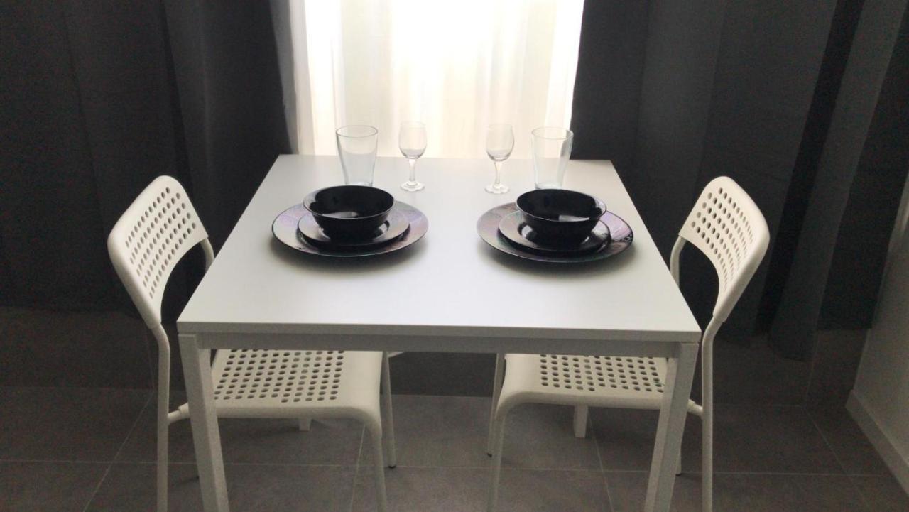 Isramax Low-Cost Apartment Near The Sea. Bat Yam Buitenkant foto