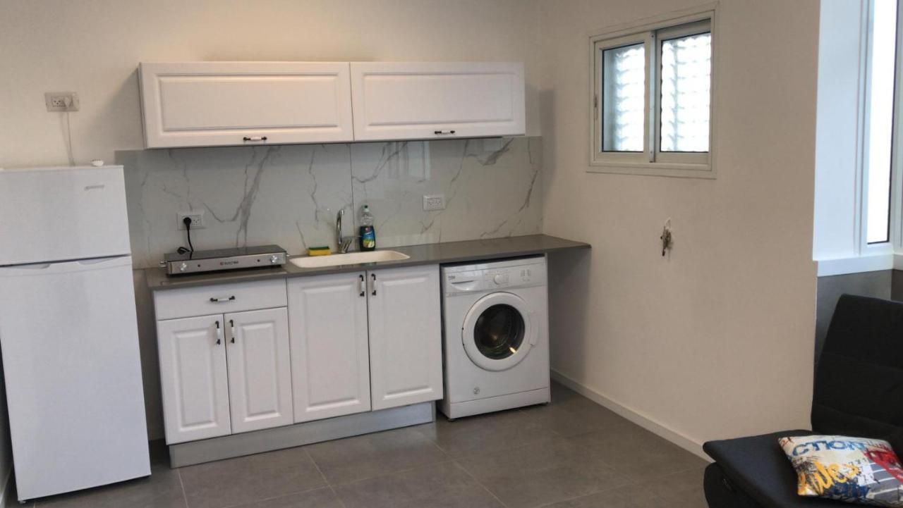 Isramax Low-Cost Apartment Near The Sea. Bat Yam Buitenkant foto
