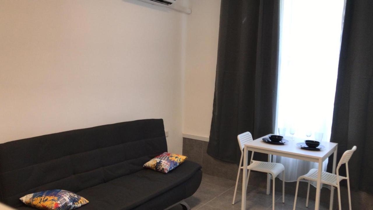Isramax Low-Cost Apartment Near The Sea. Bat Yam Buitenkant foto