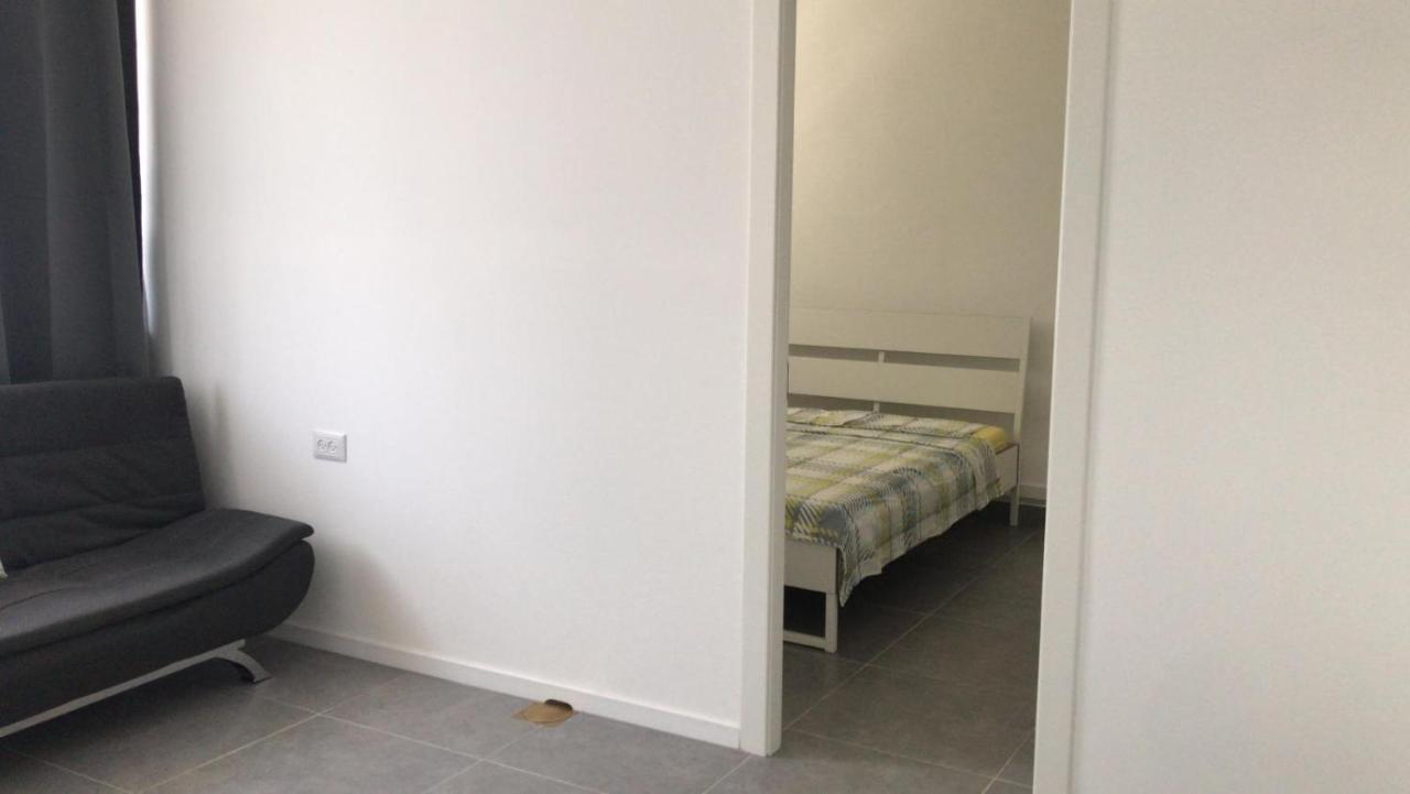 Isramax Low-Cost Apartment Near The Sea. Bat Yam Buitenkant foto