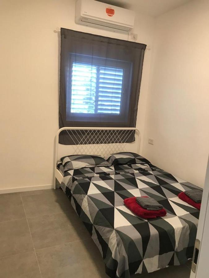 Isramax Low-Cost Apartment Near The Sea. Bat Yam Buitenkant foto