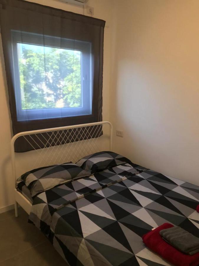 Isramax Low-Cost Apartment Near The Sea. Bat Yam Buitenkant foto