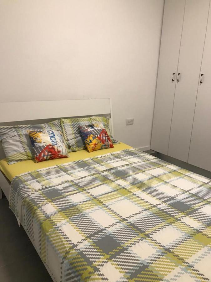 Isramax Low-Cost Apartment Near The Sea. Bat Yam Buitenkant foto