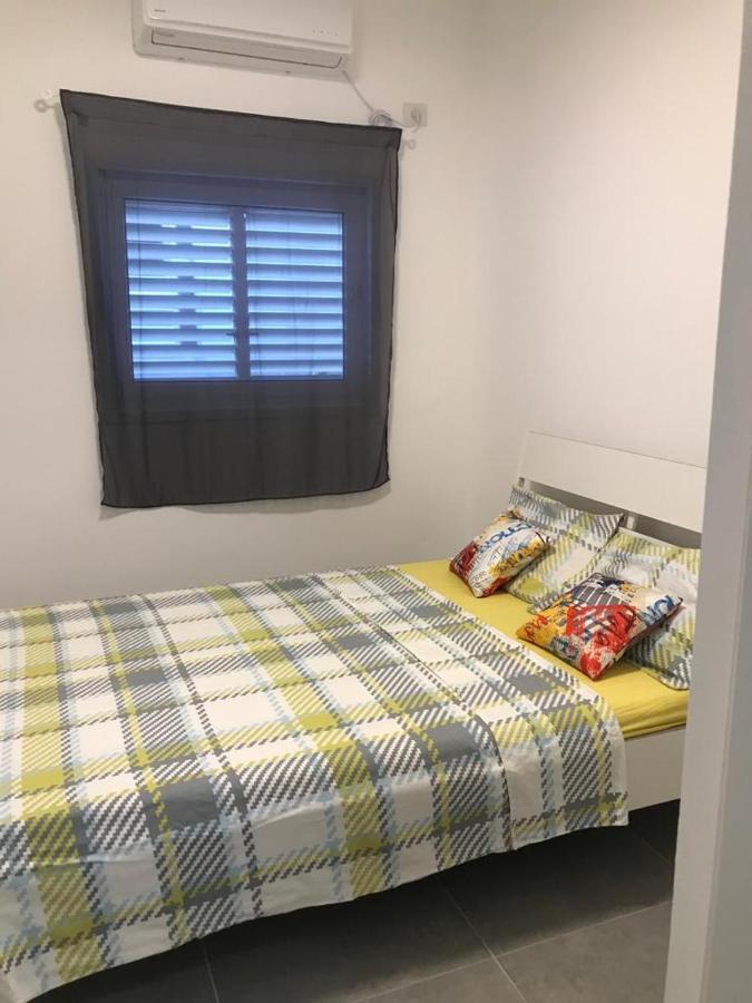 Isramax Low-Cost Apartment Near The Sea. Bat Yam Buitenkant foto